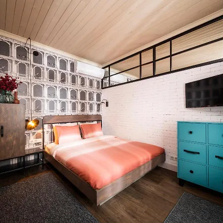 5 Vintage Hostel